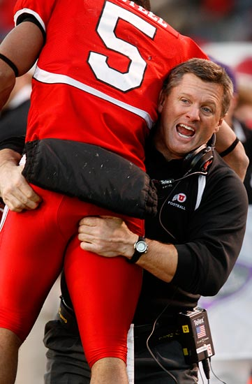 Illustration for article titled A-HOLE COACH DIGEST: Coach Will Watch You Shower Now